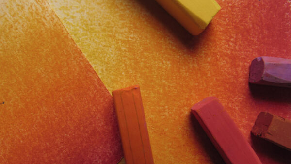 Aprende a dominar la armonia del color en la técnica del pastel.